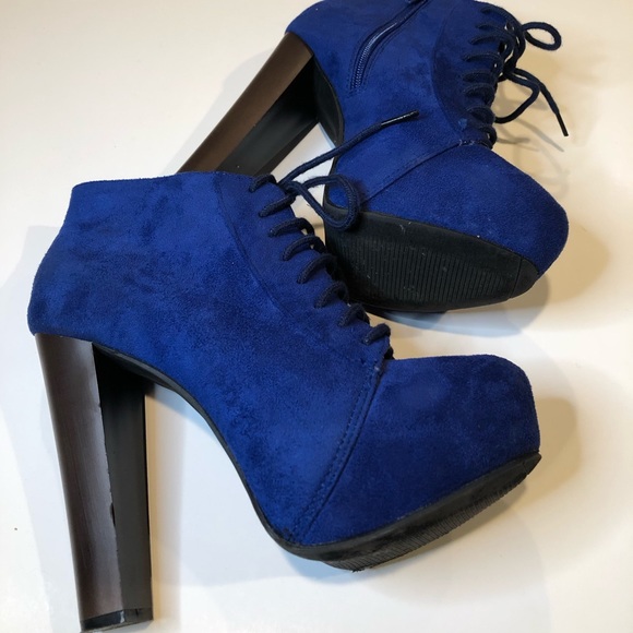 Diva Lounge Platform Booties - Picture 7 of 7